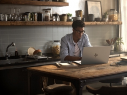 Ноутбук HP OmniBook 7 17-dc0000ua 17.3" FHD IPS Touch, Intel U7-258V, 32GB, F2TB, NVD4050-6, Win11, сріблястий C3VE9EA