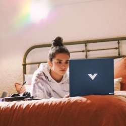 Ноутбук HP Victus 15-fb3010ua 15.6" FHD IPS AG, AMD R5-8645HS, 16GB, F512GB, NVD4050-6, DOS, синий D3XT9EA