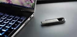 Накопичувач SanDisk 256GB USB 3.2 Extreme Go SDCZ810-256G-G46
